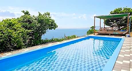 Tongyeong Yokjido Pension BlueC