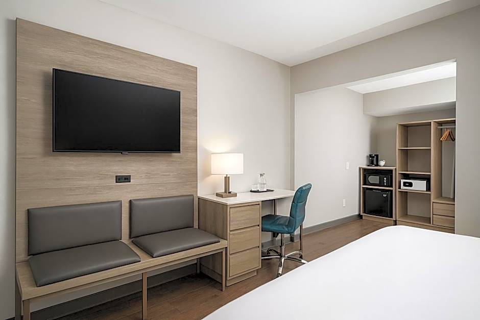 Travelodge by Wyndham LAX South
