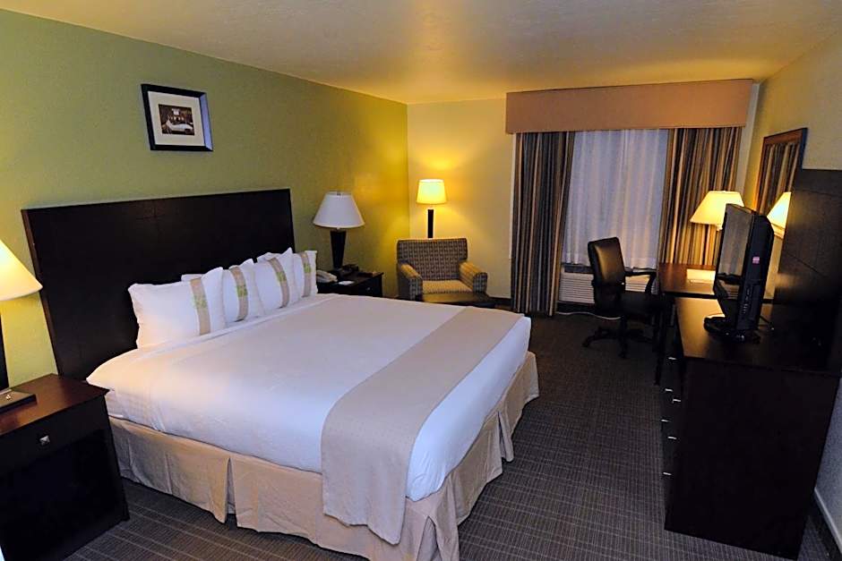 Holiday Inn Edison at Midtown By IHG