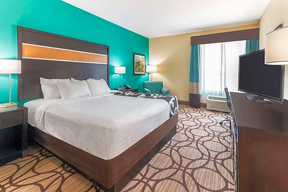 La Quinta Inn & Suites by Wyndham Carlsbad