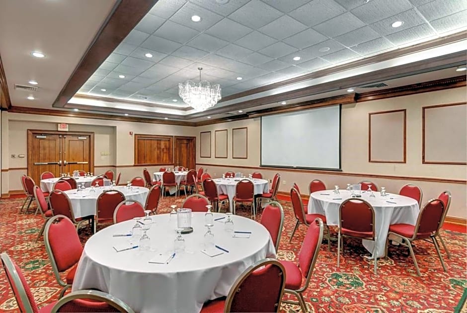 Best Western Plus Portsmouth Hotel & Suites
