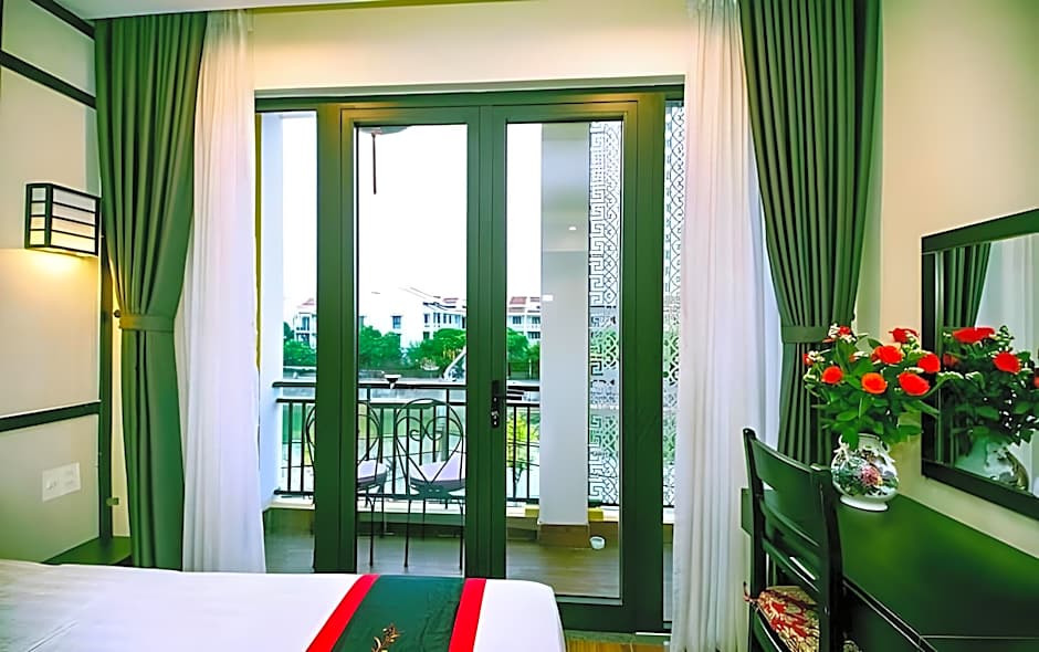 Hoi An Riverland Villa - Hoi An Center