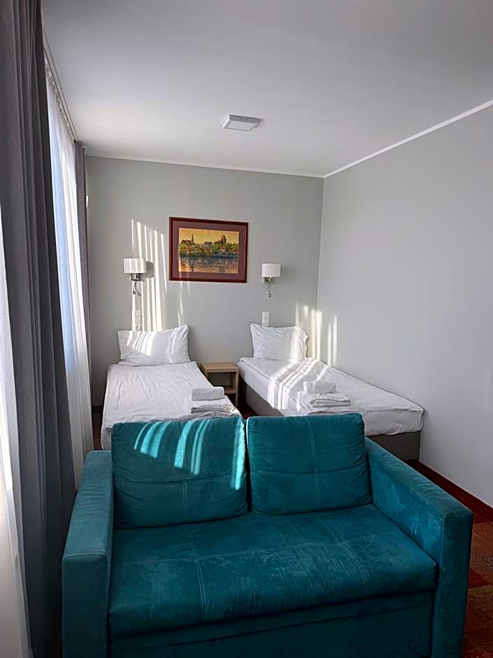 Carina Hotel