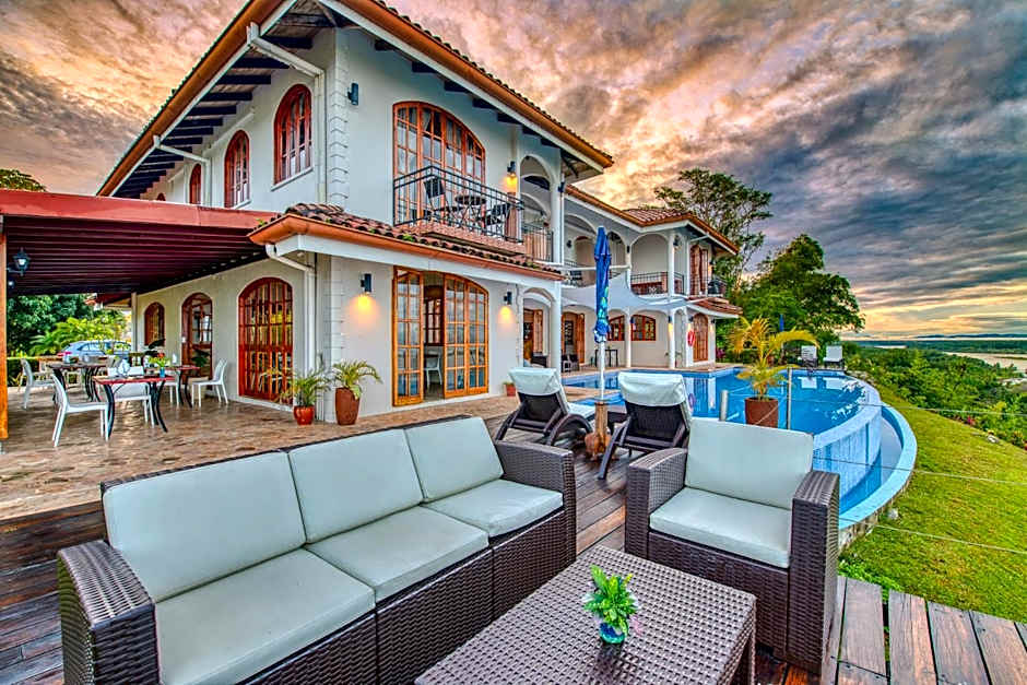 El Castillo - Adults only