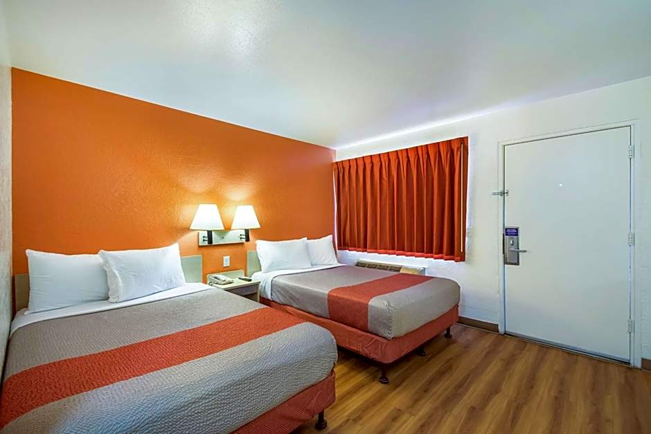 Motel 6-Youngtown, AZ - Phoenix - Sun City