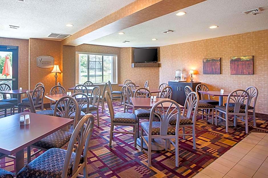 Sleep Inn & Suites Bay View Acme - Traverse City