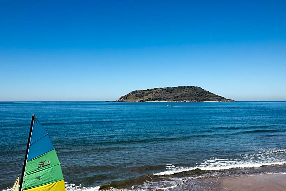 Costa de Oro Beach Hotel