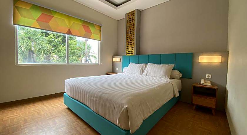 Front One Budget Malang