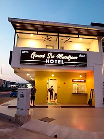GRAND SRI MUADZAM HOTEL