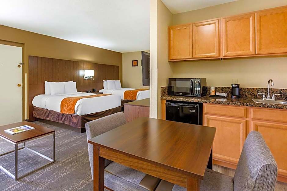 Photo 1 of 7 of 2 Double Beds Suite, Accessible