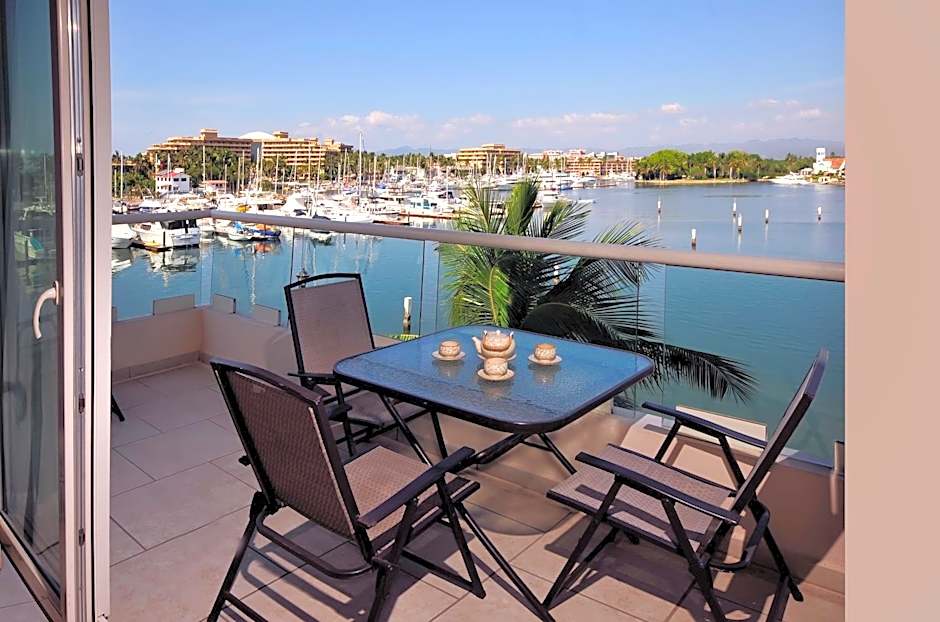 Marina Banderas Suites Hotel Boutique