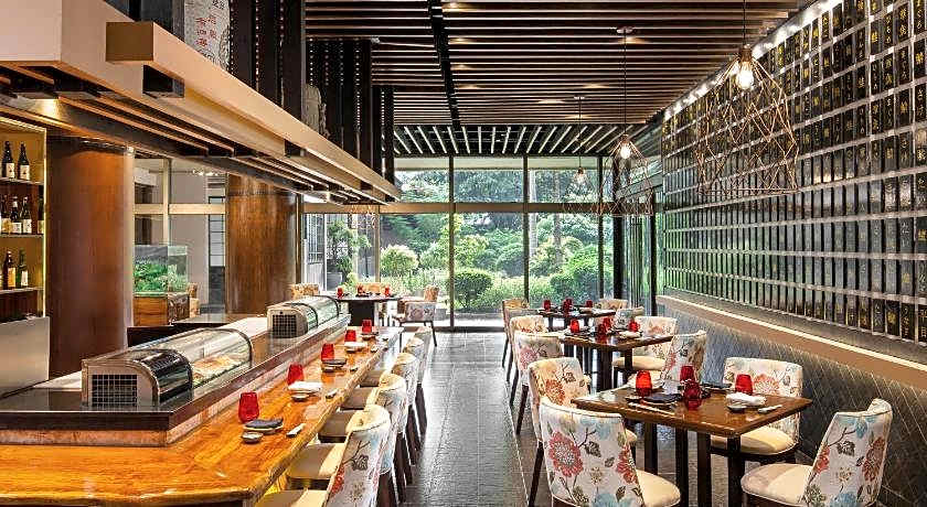 Dusit Thani Manila Hotel