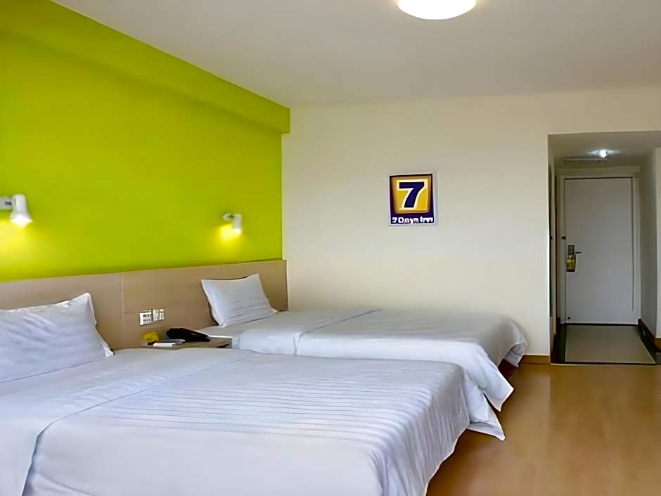 7 Days Inn Guangyuan Qintai Plaza