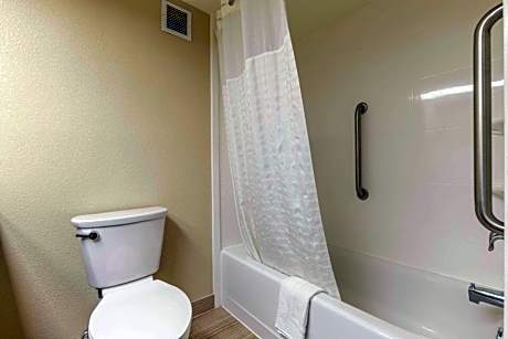 Queen Suite with Two Queen Beds - Non-Smoking