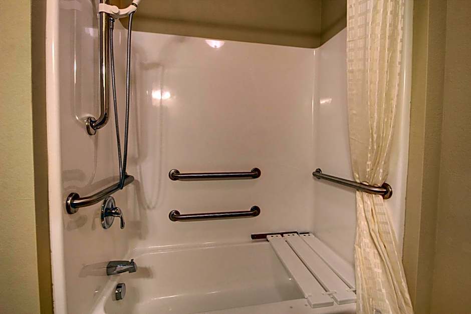 Cobblestone Hotel & Suites - Newton