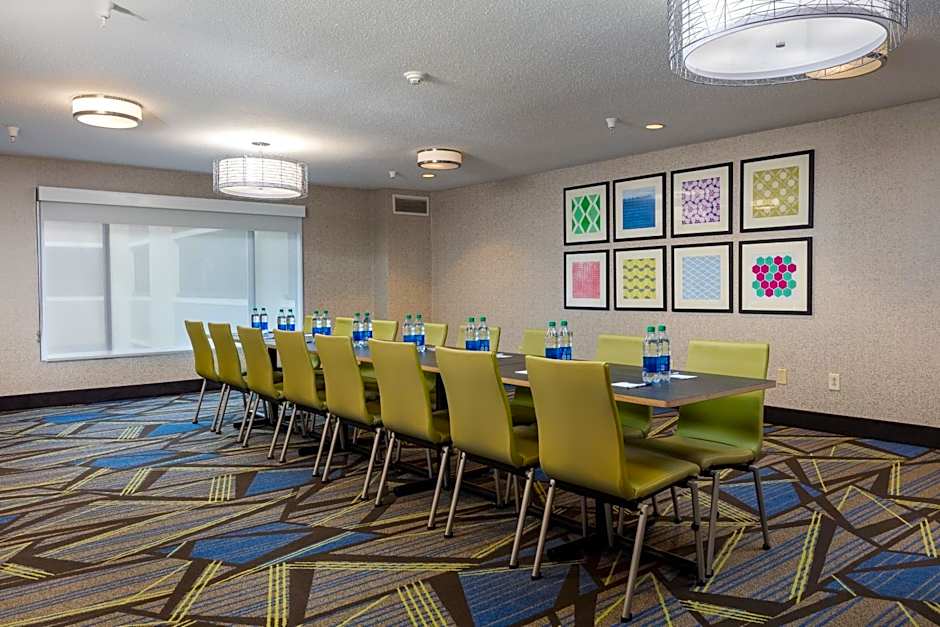 Holiday Inn Express & Suites Milton East I-10 By IHG