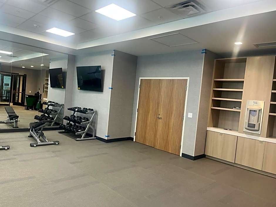 Fairfield Inn & Suites Cincinnati Oakley