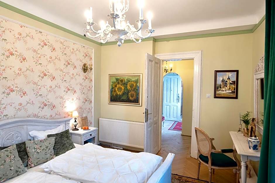 Royal Residence 1901