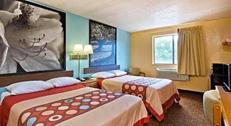 Super 8 by Wyndham Lexington Park/California Area