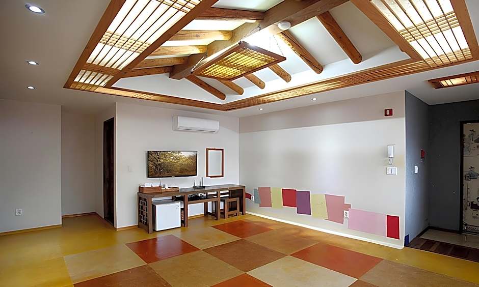 Jeonju Hanok Taejogung Hotel