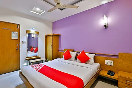 OYO 22419 Hotel Summit