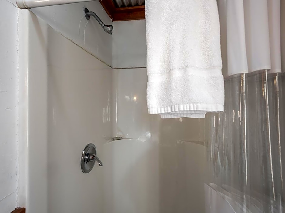 Apache Village 2, King Studio, Midtown, Sleeps 2