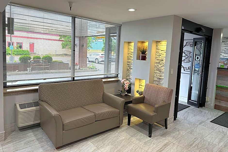 La Quinta Inn & Suites by Wyndham Cincinnati North