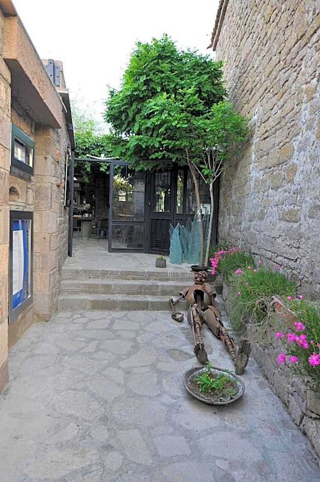 Assosyal Hotel