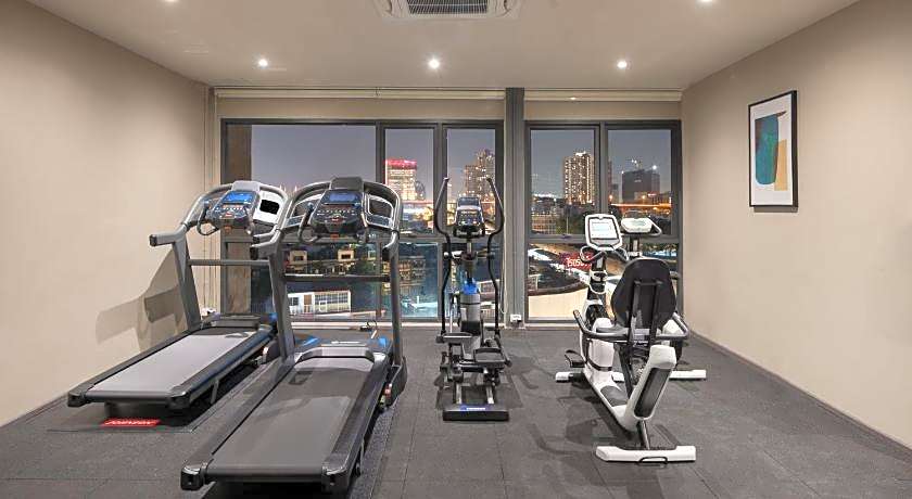 Lumen Bangkok Udomsuk Station