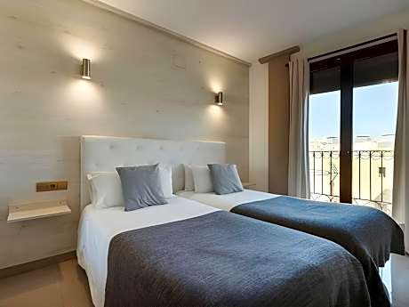 Two-Bedroom Apartment with Balcony (6 Adultos)