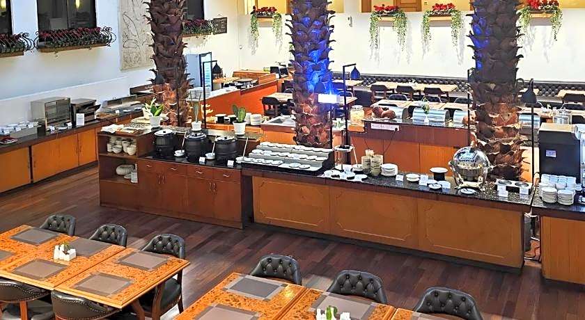 Harmoni Suites Hotel
