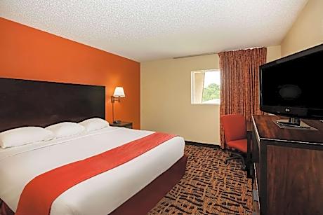 1 King Bed, Smoke Free