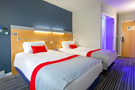 Standard Twin Room with Free Hot Breakfast
