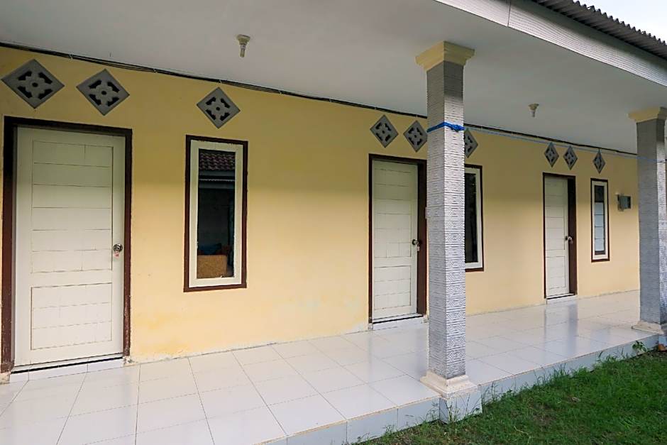 OYO 2371 Islami Family Residence