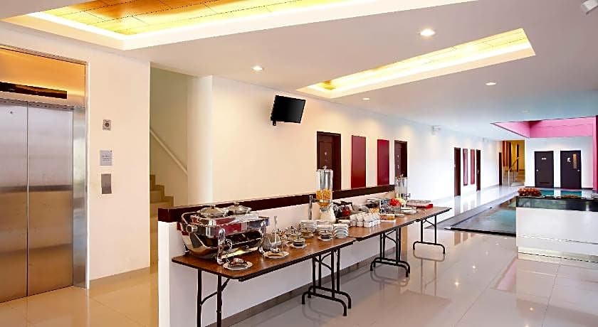 Amaris Hotel Dewi Sri