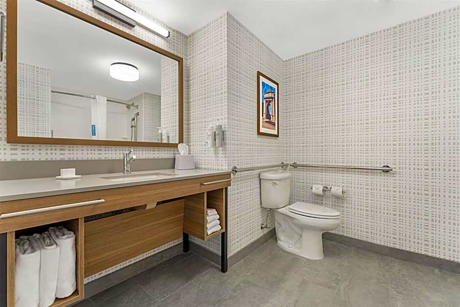 Hampton Inn & Suites Pittsburgh-Meadow Lands