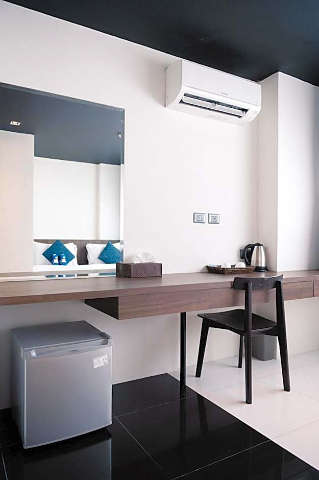 BearPacker Patong Hostel