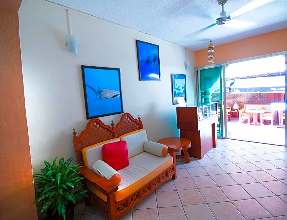 Hotel Bucaneros