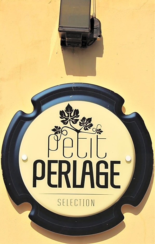 Maison Petit Perlage B&B and Champagne