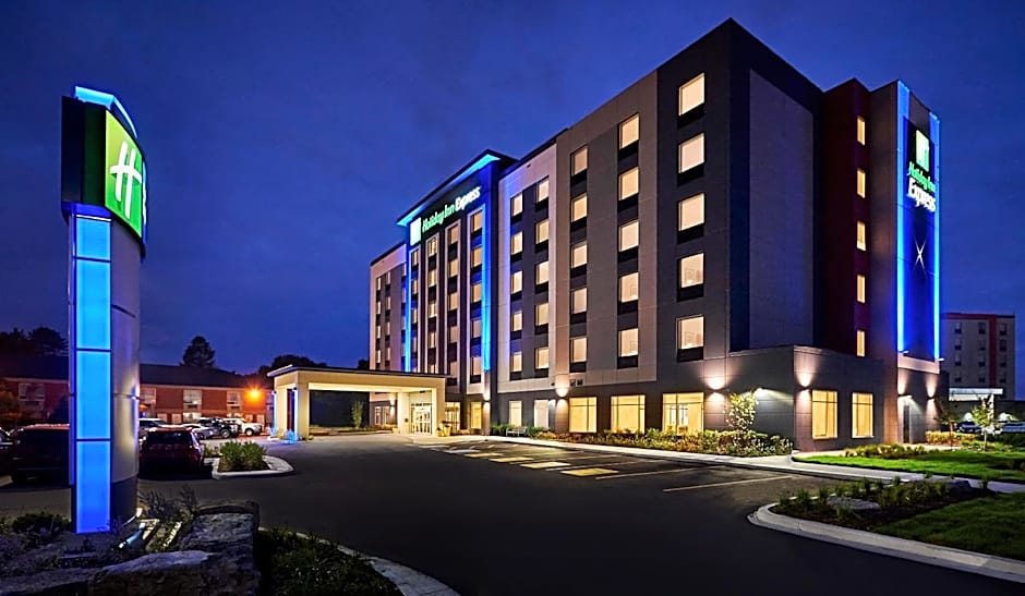 Holiday Inn Express Sarnia - Point Edward By IHG