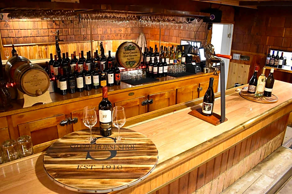 Silver Horseshoe Inn