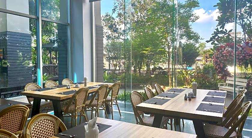 Krungsri River Hotel