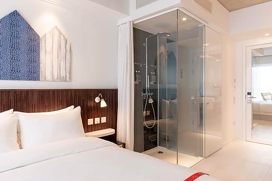 Ruby Zoe Hotel London