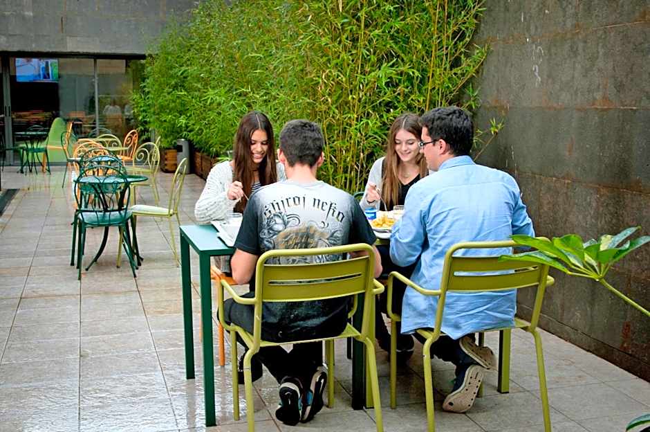 Barcelona Pere Tarres Youth Hostel