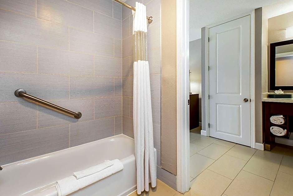 La Quinta Inn & Suites by Wyndham Pomona