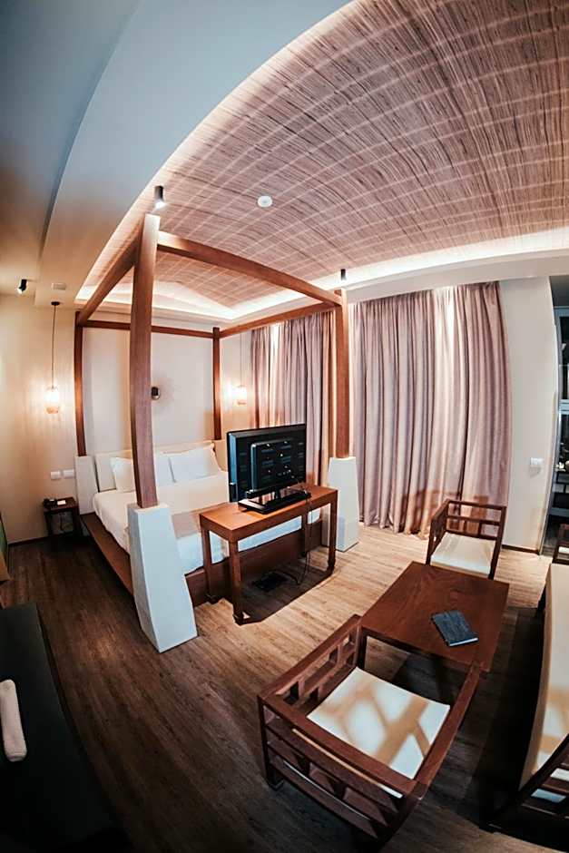 Emotional Grand Motel