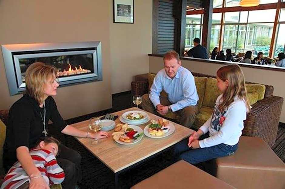 Distinction Te Anau Hotel & Villas