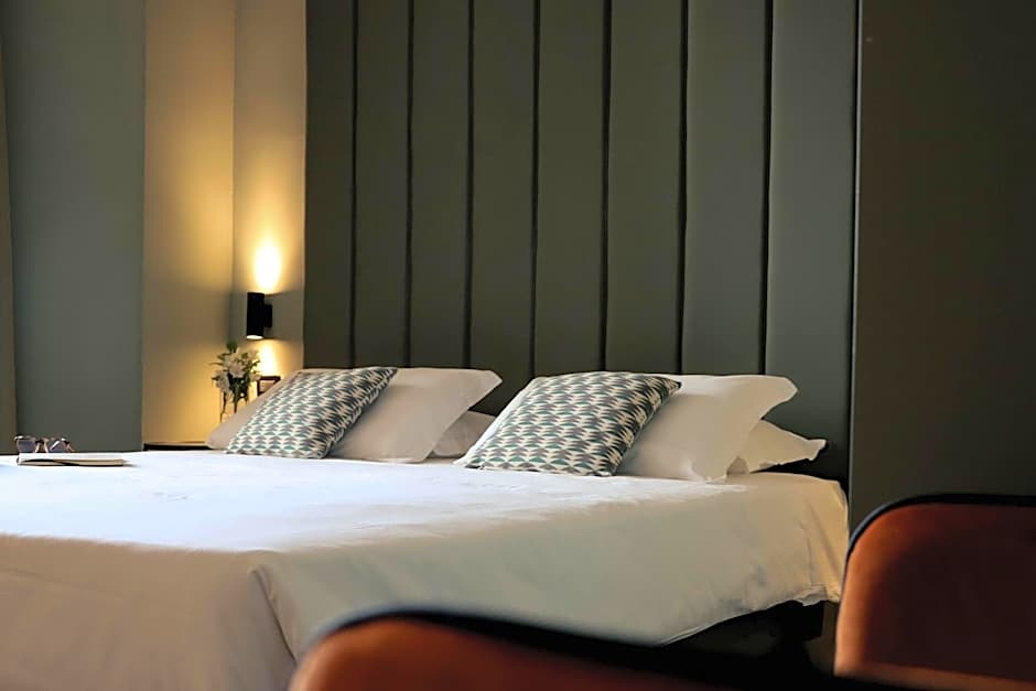 Panoramic Hotel Plaza