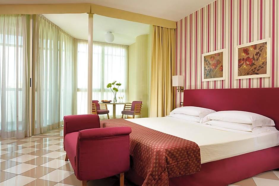 UNAHOTELS The ONE Milano Hotel & Residence