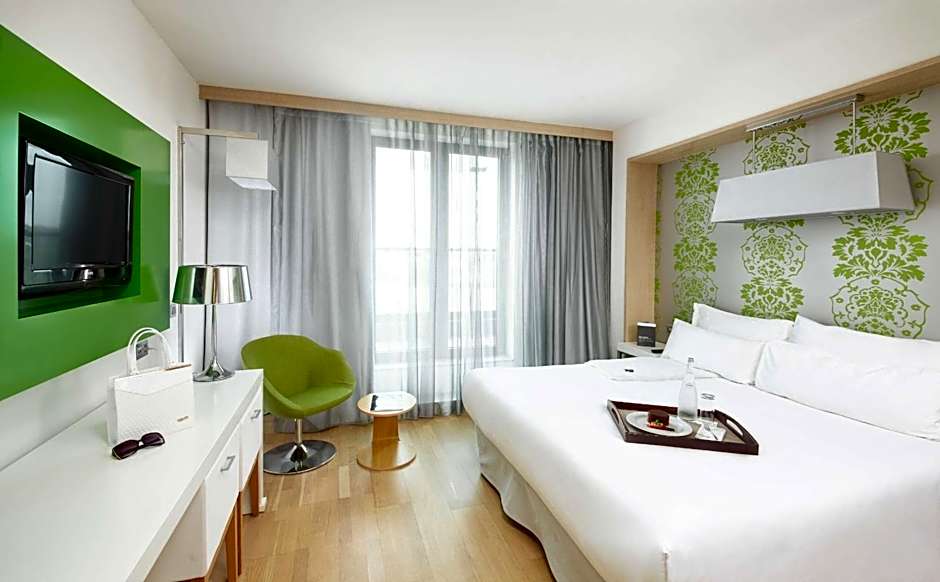 Occidental Praha Five